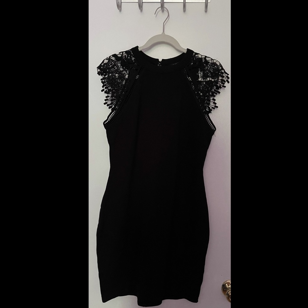 Beautiful black lace dress 🖤